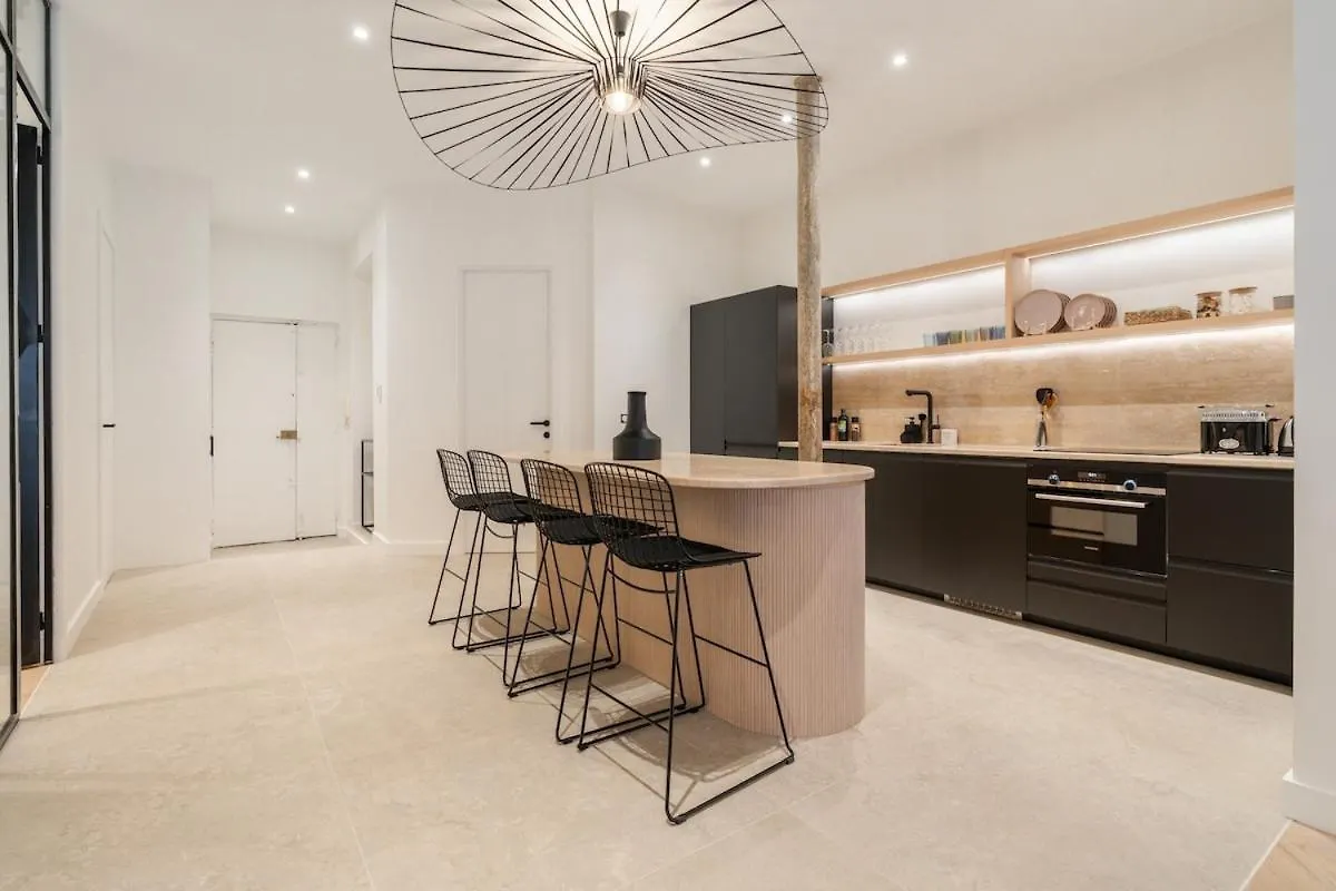Luxury Apartment Of 140 Sqm Paryż