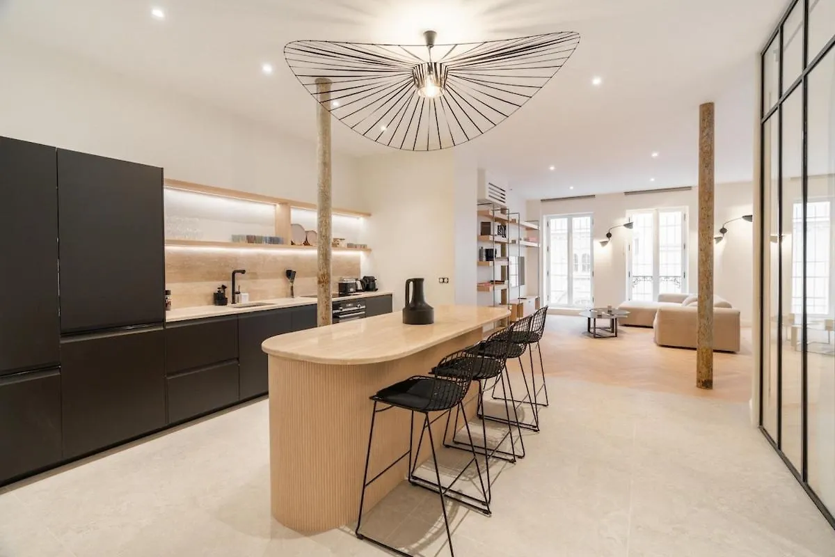 Luxury Apartment Of 140 Sqm Paryż