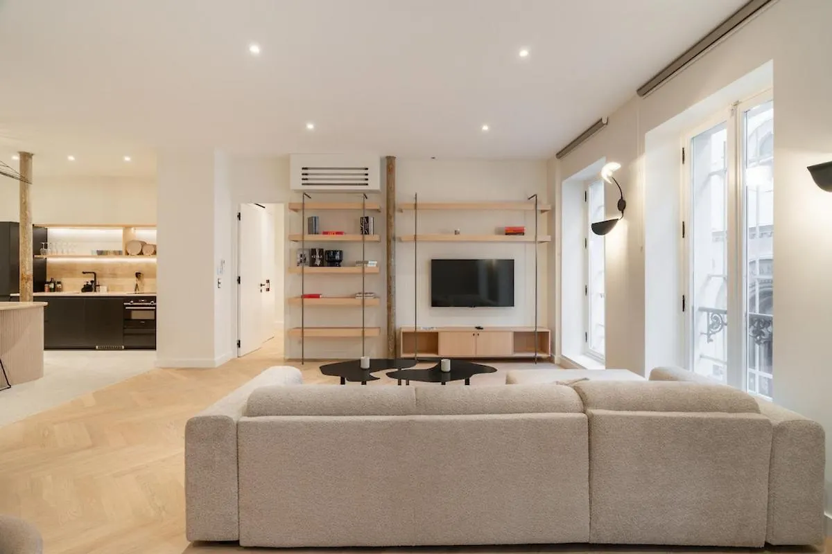 Luxury Apartment Of 140 Sqm Paryż
