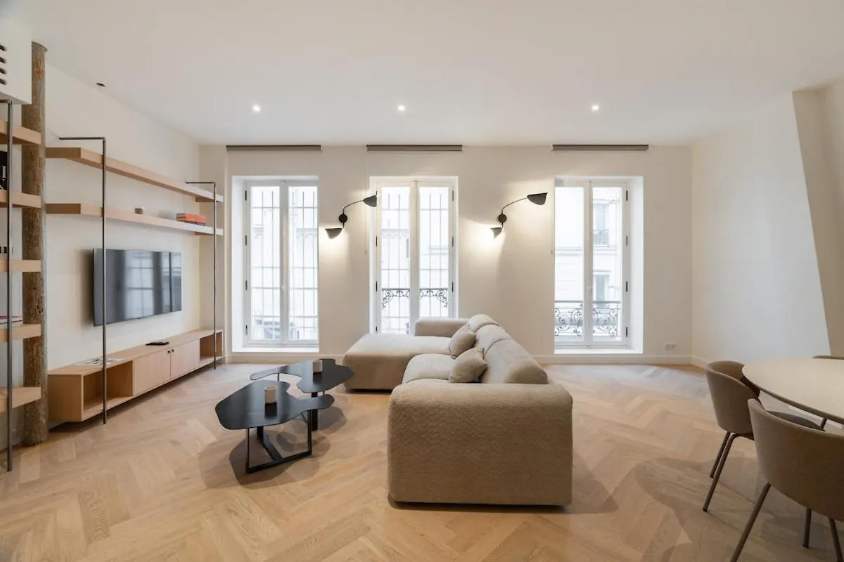 Luxury Apartment Of 140 Sqm Paryż