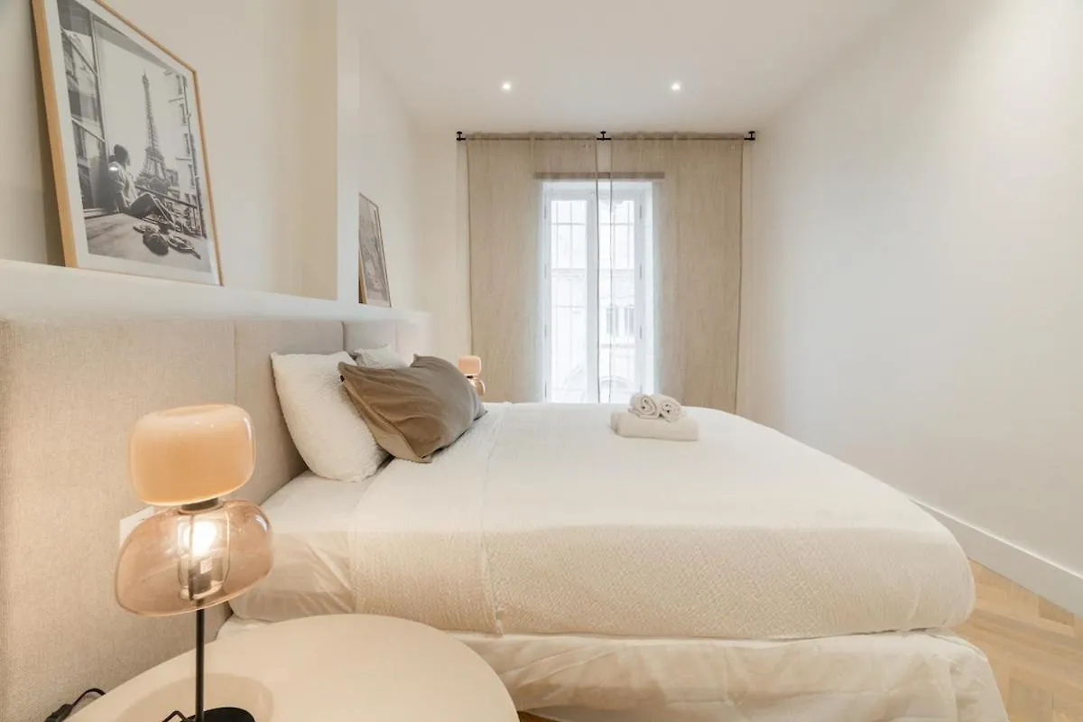 Luxury Apartment Of 140 Sqm Párizs 0*,  Franciaország